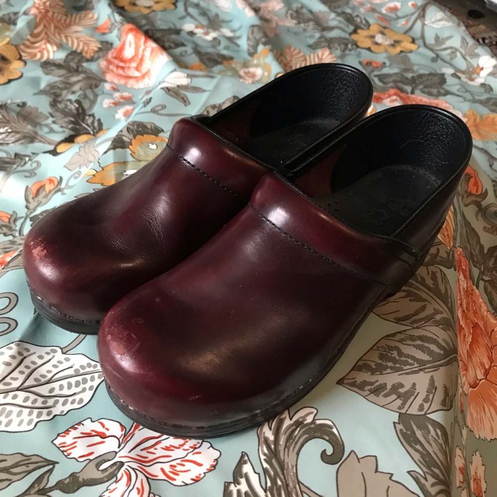 Dansko Cordovan Cabrio clogs size 42